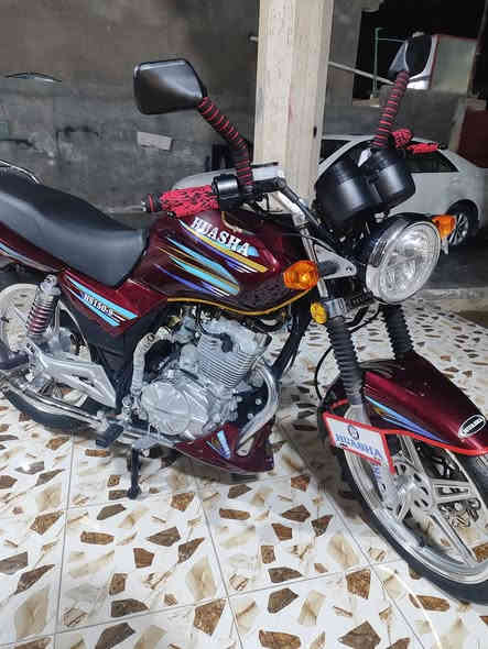 السلام عليكم دراجة هايوشة موديل 25 للبيع ويرهم مراوس حسب القناعة دراجة بعدهة زيرو اوراق بصمات سويجات خوذة جادر تيشيرت مكاني القائم حصيبة. ***********
