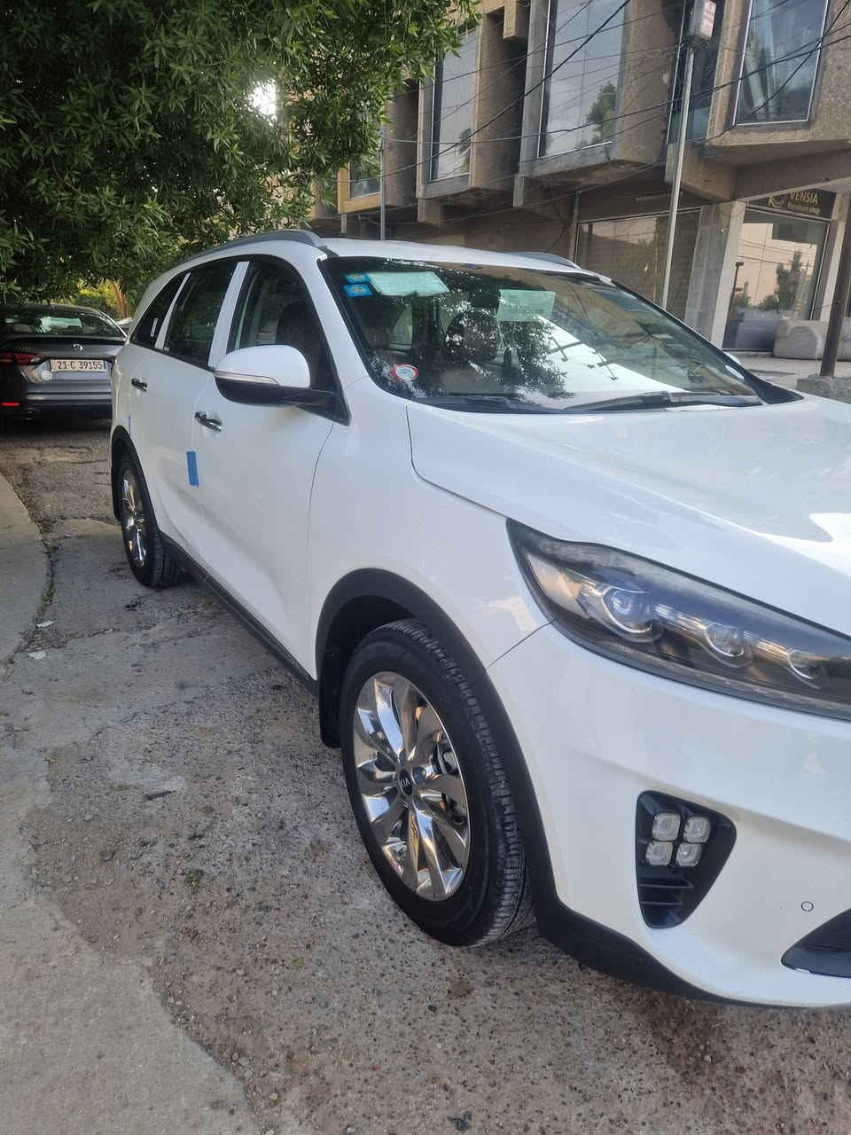 سورنتو 2019 خليجي
فول 1/1
 عدا القماره حديد
بصمه
٦ سلندر
٧ راكب
شاحن لاسلكي
هندبريك كهرباء
لايت بجم زنون
وبعد اكو مليانه مواصفات
محرك وكير بشرط ممفتوح
ماشيه ١٣٠ الف
قطره صبغ مابيه
بيه طختين صغار اسفل الباب الخلفي وباقيه على حطهه
خاليه من دكه جاكوك وبارد
خاليه من الشخوط في الدعاميات
الداخل احمر جلد بلاد
باسمي وسنويه وهزه جديده
السعر 255
ماكو هيج سعر سعر مناسب جدا
العنوان بغداد الكرخ المنصور 
***********
