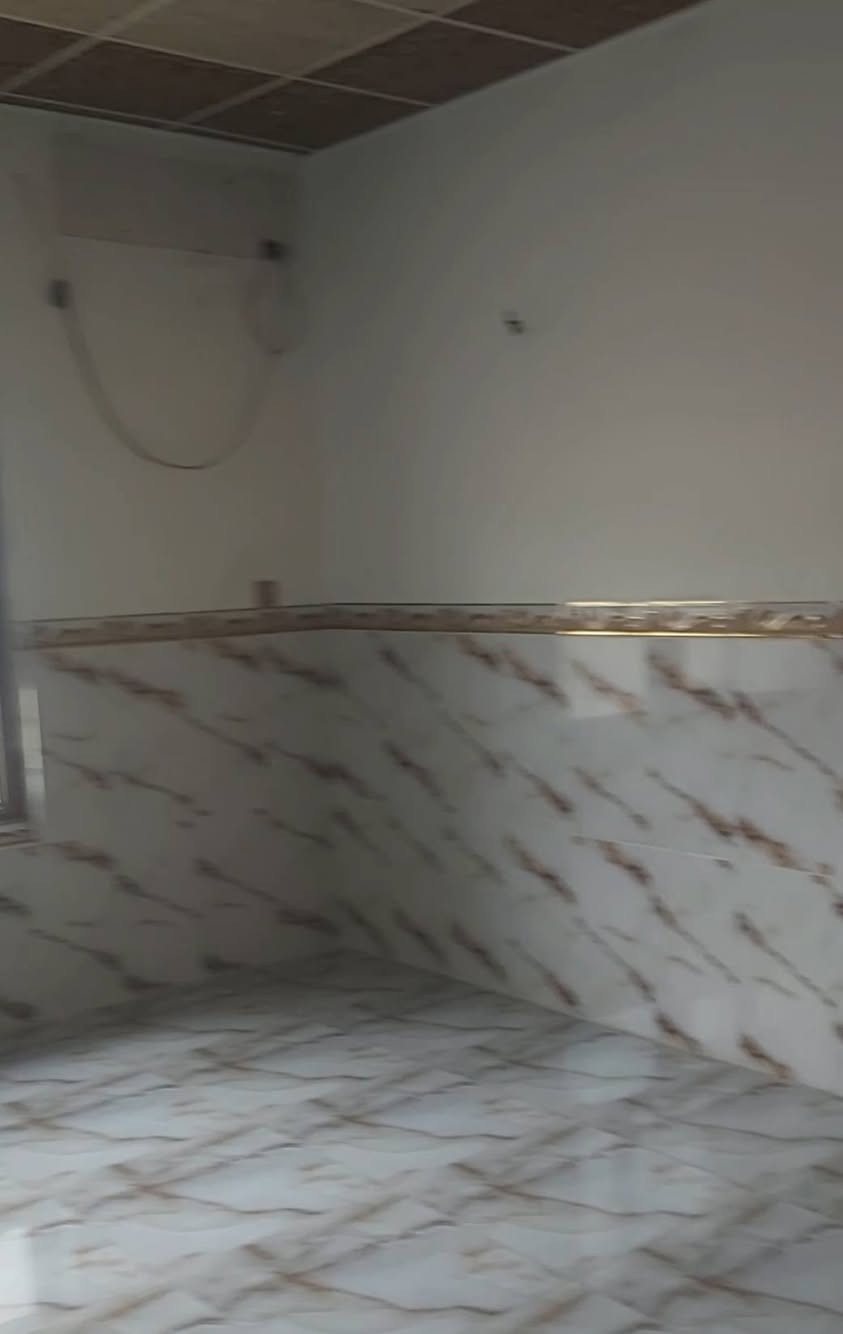 دار للايجار المساحه(١٠٠)متر
طابقين درج خارجي منعزل يوجر كل طابق على حدى 
سعر الايجار الطابق الارضي(٢٥٠)
الطابق الثاني(٢٠٠)
الدار صفر 
موقع الدار حزيران مقابل الحصو والرمل
خلف التجاري خلف مول قدوري 
للاستفسار الاتصال على الرقم 
***********
***********
