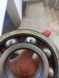 للبيع مجموعة رولمان بلي (Bearings) مستعملة من ماركات أصلية، منها SKF ✅...
