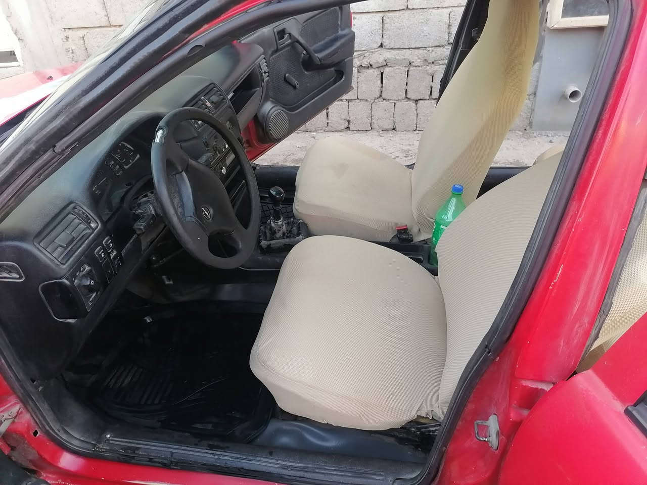 السلام عليكم
فكترا للبيع حجم 18
 موديل ٩١
محرك كير شرط
رقم جديد بأسمي السنوية إلى 2029
تريد وكالة تريد تحويل 
 السعر 33 وبيها مجال
مكان السياره الاصلاح الزراعي 
***********
