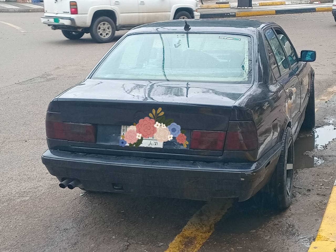 سلام عليكم  بي ام موديل ٩٤معمره جديد مكينه وكير جديد حداديه كواله جديد عده دبلات ثنين 
وبطاين  خلفيه 
سعره ٥٨ بيع او مراوس  بحدث  وفرق  بسيط انطي
***********
