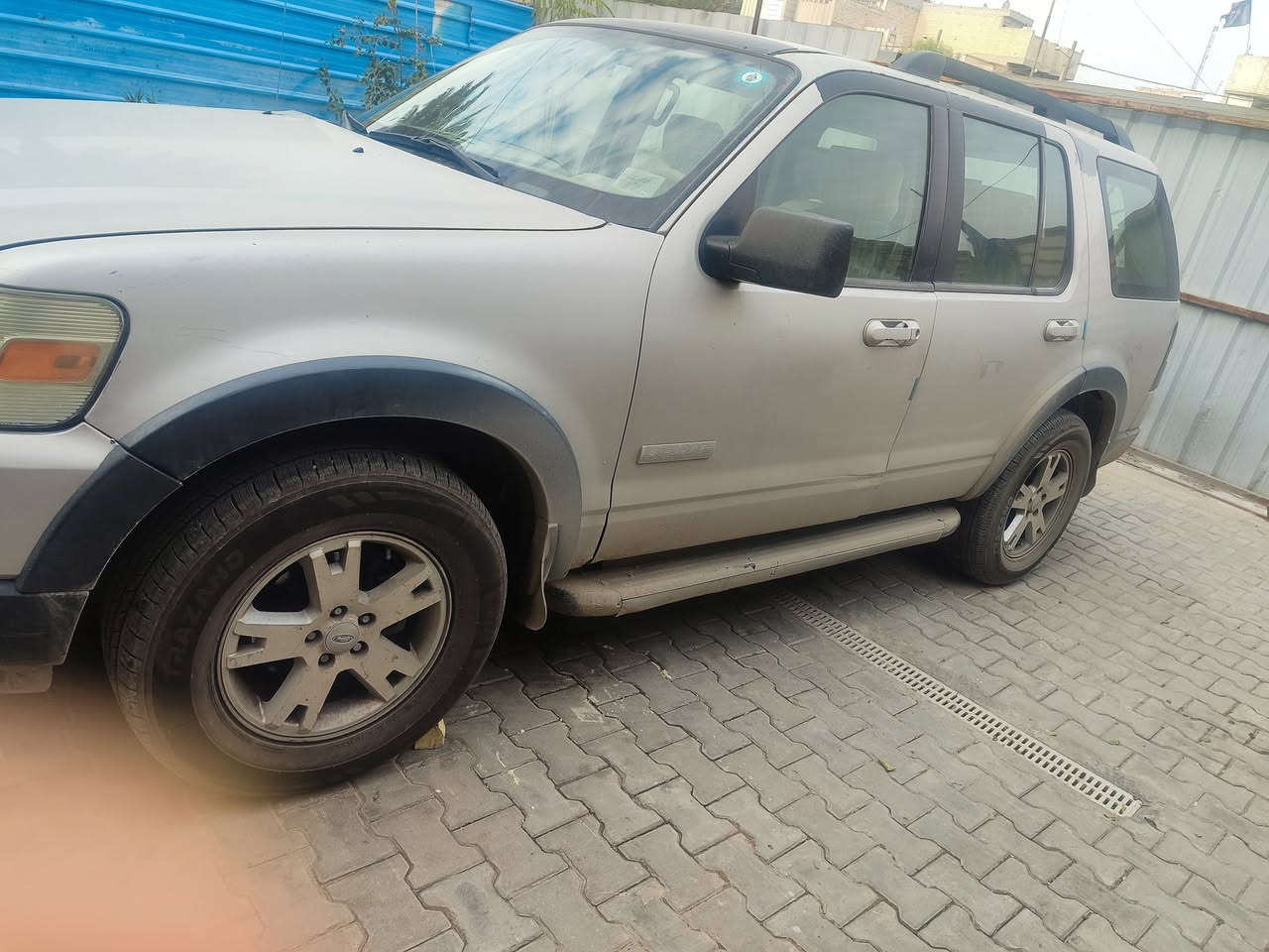 اكسبلور خليجي بدون صبغ بارد باب سايق فقط كير مكينه تبريد طخم تاير بحاله ممتازه بغداد باسمنه.رايده ب90 او مراوس ..***********
