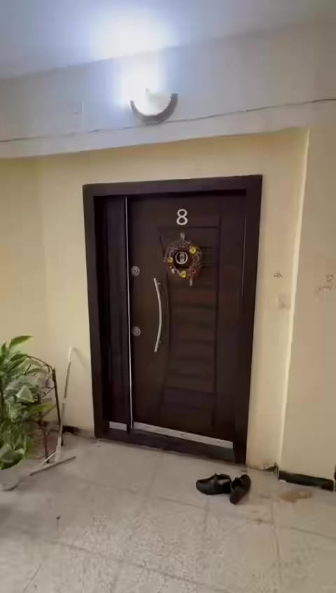 شقة في شقق السكني
المساحة 150م فئة A

عمارة 2 شقة رقم 8

تسديد الشهري 180 الف 

شقة بيه اضافات نضيفه كلش 

سعرة 65 مليون 

الاتصال ***********
