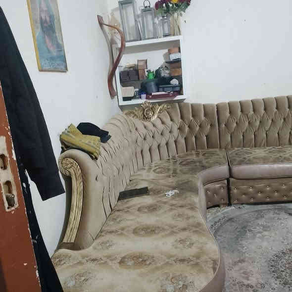 دار زراعي سهم مساحة 120م  يتكون من غرفتين وصاله ومطبخ غربي وصحيات 2  منطقة البراظعية شارع حسينية ابو الجت  أو شارع سنتر نور الزهراء  البيت ركن. يبعد عن الشارع 75 م لاتستفسار  على الرقم *********** البصرة
