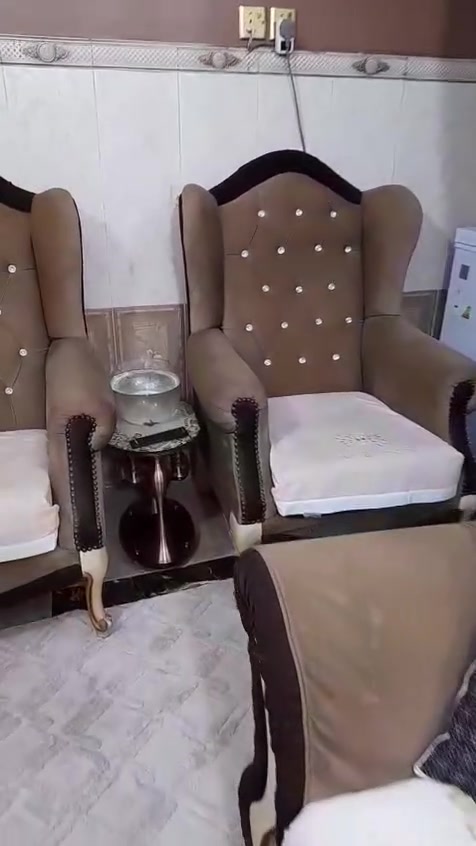 تخم للبيع ١٠ مقاعد نظيف جدا بغداد *********** بي واتساب
