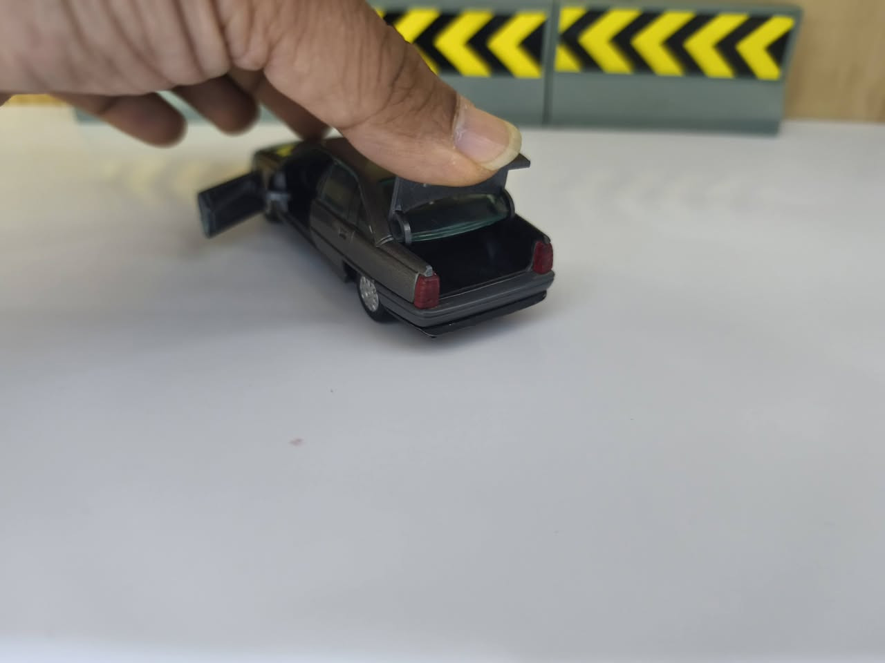 السلام عليكم .
للبيع سيارة حديد حجم 43 نوع اوبل صناعة الاماني . 
السعر 25000 دينار فقط يتوفر توصيل .


**إذا كنت صاحب هذا الإعلان وتريد حذفه لأي سبب، رجاءا أرسل رسالة إلى الدعم الفني**