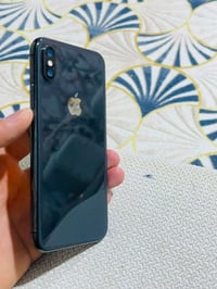 آيفون X • ذاكرة ٢٥٦ • بطارية ١٠٠