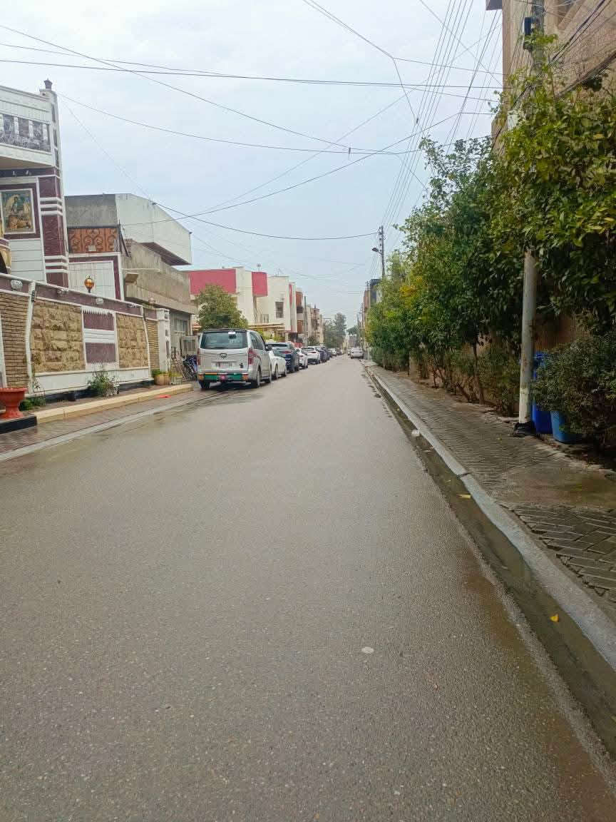 دار للبيع ٧٥م طابو ملك صرف سكني واجهه ٥ نزال ١٥ 
الطابق الارضي طرمة واستقبال وغرفة ومطبخ مع خدمات  
الطابق الثاني غرفتين مع خدمات 
كريعات شارع ابو عارف 
للاستفسار خاص رجاءا
*********** او الاتصال واتس
***********
