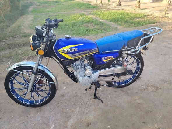 السـلام عليـكم 
للبيع، دراجه سونك موديل 2024 طالعه بشهر العاشر
خمسه گير مكينه 200 أوراق أصولي نضيفه حيل الدراجه
برغي مامبدل بيها بـ750
***********
