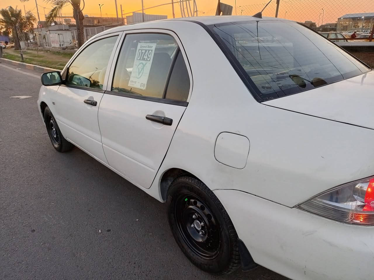 لانسر 2011 ادوات ادوات دخول جديد كير محرك جدد تبريد ثلج تخم تاير حداديه جديده سياره نظيفه بمعنه الكلمه بل عافيه الي يأخذه سعر 40 هاتف ***********
