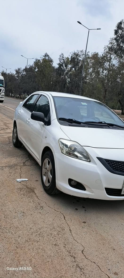 یارس مۆدیل 2008 گێر عادی  له ڕسمە کە دیاریم کردووە  /دوودە رگای خوار خە تە بۆیاخە سعری 81  بۆپە یوە ندی ***********
