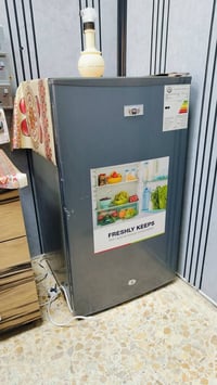 مجموعه مواد للبيع أستخدام اقل من شهر  المواد  1-كراسي مزدوجه عدد 2 2- ...