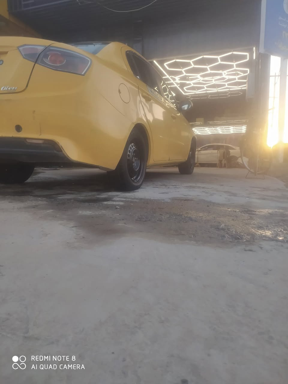 السلام عليكم ورحمة الله وبركاته 
سيارة فاو موديل 2015 رقم بغداد مكينة وكير واحديد 
و تبريد خير من الله 
سنويا الى 2029 مصفره هيه و غرمات العنوان بابل مركز مدينة السعر 45 وبيه مجال الرقم الموبايل ***********
