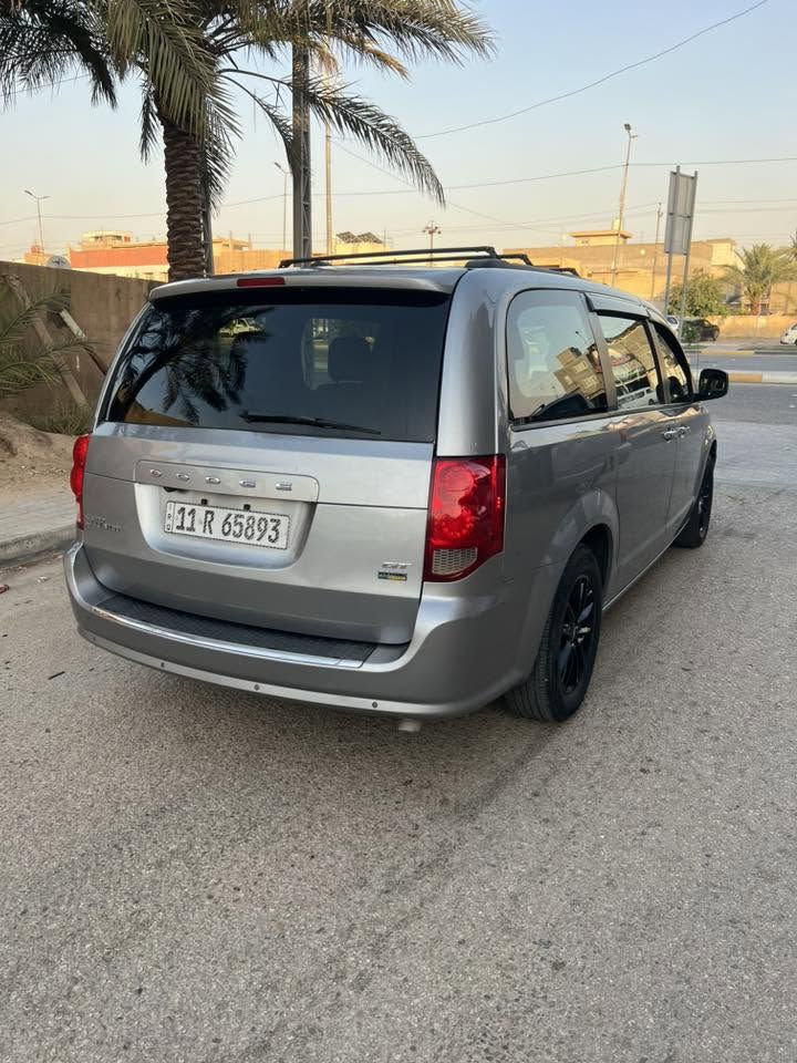 للبيع دودج كراند كرفان 2019 Gt فول مواصفات 
رقم انكليزي بغداد بسمه ماشيه 128 الف ميل 
 السياره بدون صبغ بيه تقرير فقط وشغاله من امريكا 
جاهزه من كلشي مكان السياره كربلاء 
السعر 190$

سيارة الاخ الطيب حسام 
رقم هاتف ‭***********‬
