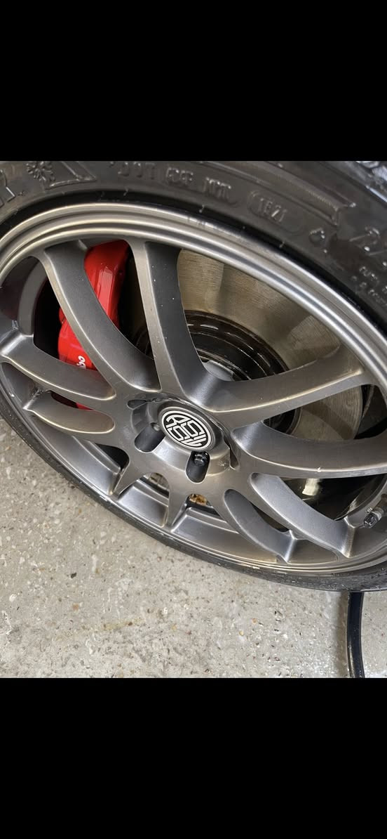 سلام عليكم 
تخم ويل و تاير 235/18/45 حاله جيده جدا ويل ماركة wrs اصلي لافطر ولاكسر ولا لحيم فقط تصليح بويل واحد بالوجه اثر رصيف ضمان الكسر السعر 450 الف


**إذا كنت صاحب هذا الإعلان وتريد حذفه لأي سبب، رجاءا أرسل رسالة إلى الدعم الفني**