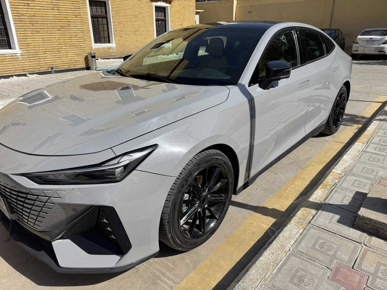 السلام عليكم شانجان يوني ڤي موديل 2024 مكينه 1500 تيربو تشتغل حتى عالبانزين العادي ماشيه 70 الف بالظمان بدون صبغ فقط بارد جدا بسيط مذكور بالفديو مواصفات معروفه للunv السياره حره تحويل مباشر اللون السموك المرغوب السعر 22 مليون عنوان الدوره حي دجله -***********
