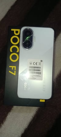 لبيع فقط بوكو F7 جديد النضافه ١٠٠/١٠٠ الذاكرة ٢٥٦ ملحقاته كاملة ما ممس...