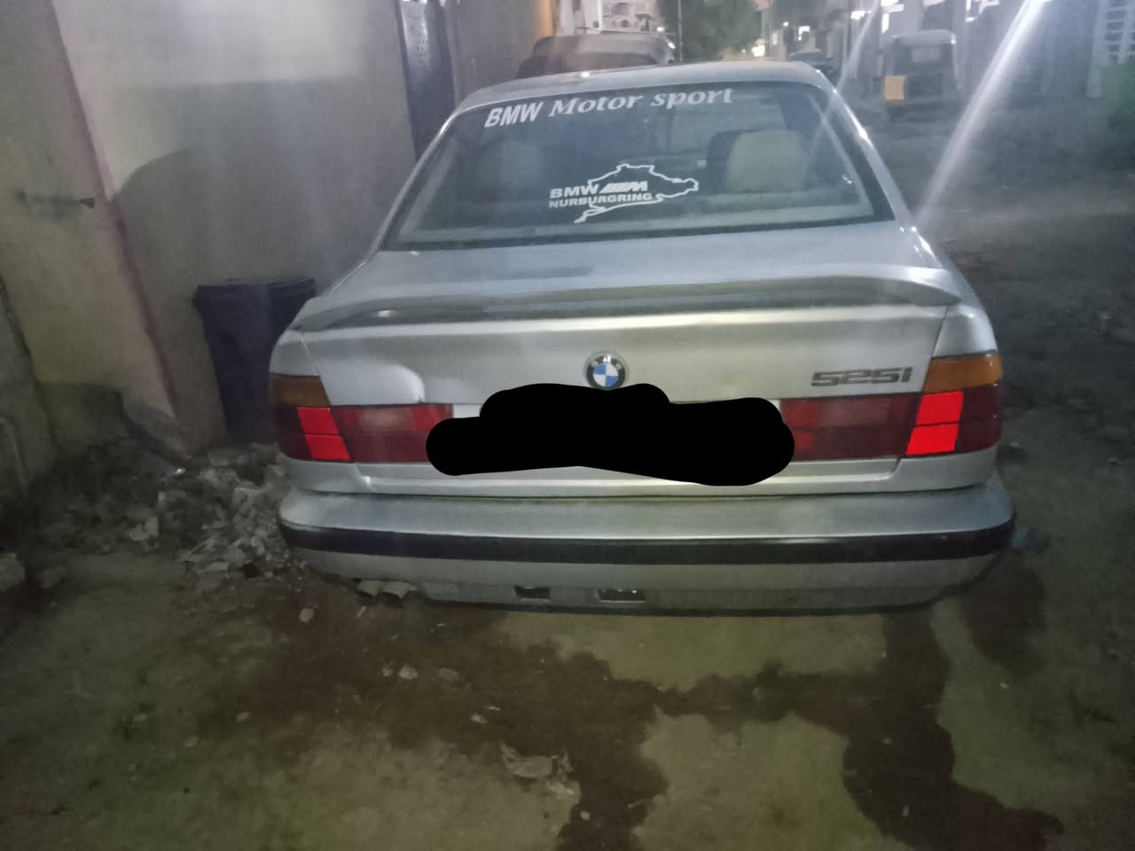 سياره البي ام دبليو موديل91  حجم520 سعر45 به مجال
***********

