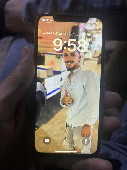 السلام عليكم x  الجهاز محافض عليه بشكل مو طبيعي جهاز شخطه مابي فقط وكع وبدلتله شاشه اصليه بطاريته 100 جهاز فول من ناحيت الكامره والتصفح العنوان بغداد الكريعات 
رقمي ***********
السعر 200 وبي مجال ♥️
