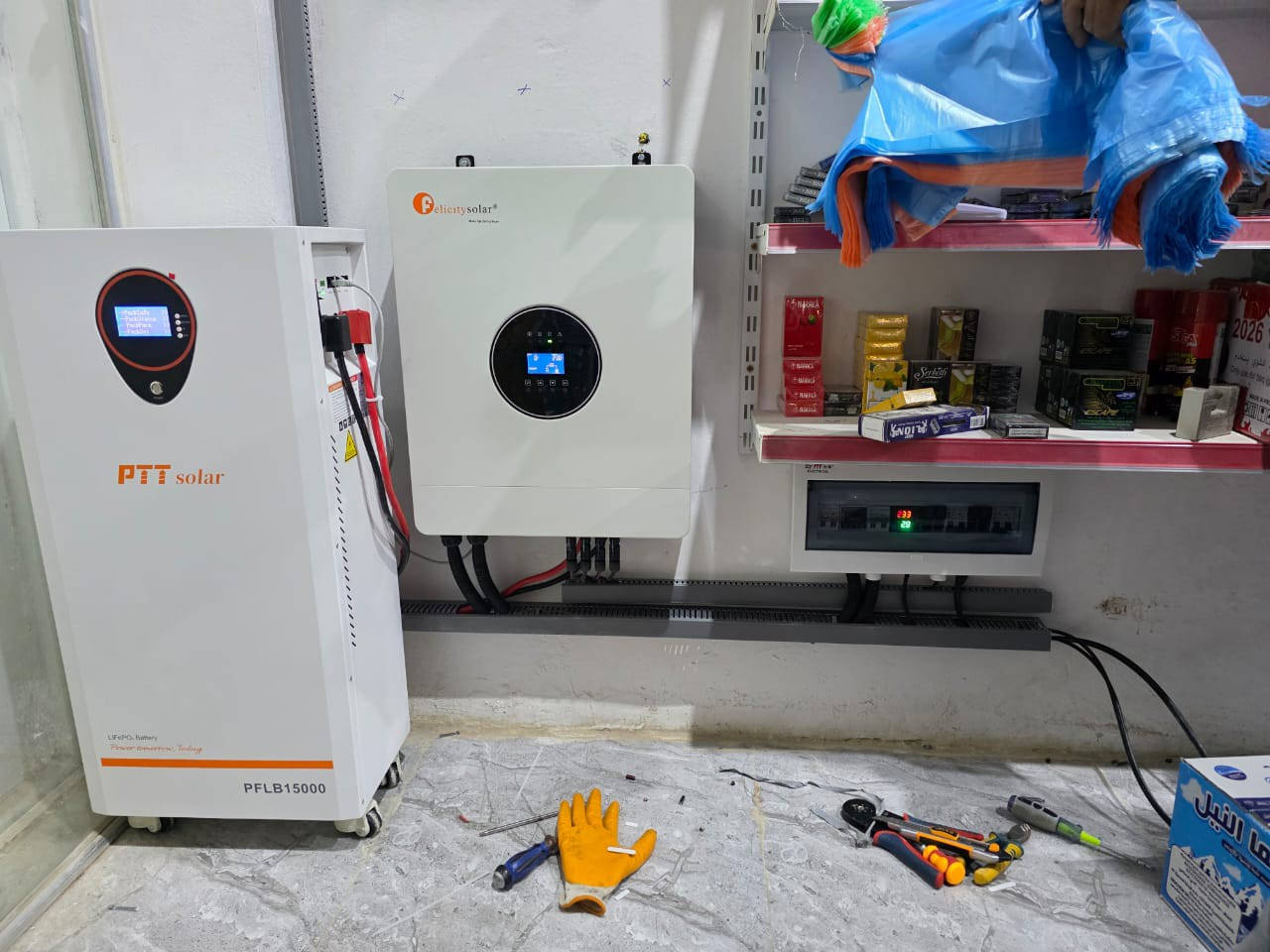 #سـامـراء📍
‏#بـلـد📍
‏#الـدور📍
‏🟠تم وبعون الله وحمده تنصيب منظومة في مدينة سـامـراء وعدة مناطق داخل المحافظة🟠
‏32 أمبير نهاري ..10 أمبير ليلي لمدة 6 ساعات.
‏تتألف المنظومة من 
‏1⃣. الواح لونجي 615 واط وجهين بعدد 16 لوح وبضمان 15 سنة.
‏2⃣.. بطارية PTTsolar العالمية بسعة 15 كيلو واط  كريد A وبعدد دورات شحن أكثر من 6000 دورة وبضمان 5 سنوات .
‏3⃣. إنفيرتر Felicity بسعة 8 كيلو واط ثنائي المدخل بضمان 2 سنة.
‏4⃣. بوردات حماية متكاملة AC...DC. 
5⃣اسلاك 6 ملم دبل عازل AC... DC
‏6⃣. باستخدام الحديد المغلون ZAM  الغير قابل للصدأ بأستخدام البراغي والكلامب.
‏🟠 للأستفسار الأتصال بأرقام المكتب 🟠
‏***********....***********
‏#📍سـامـراء_حـولـي_الـخـضـراء📍
‏#ملاحظة الأسعار مختلف بسبب التغيرات اليومية لأسعار مواد الطاقة الشمسية
