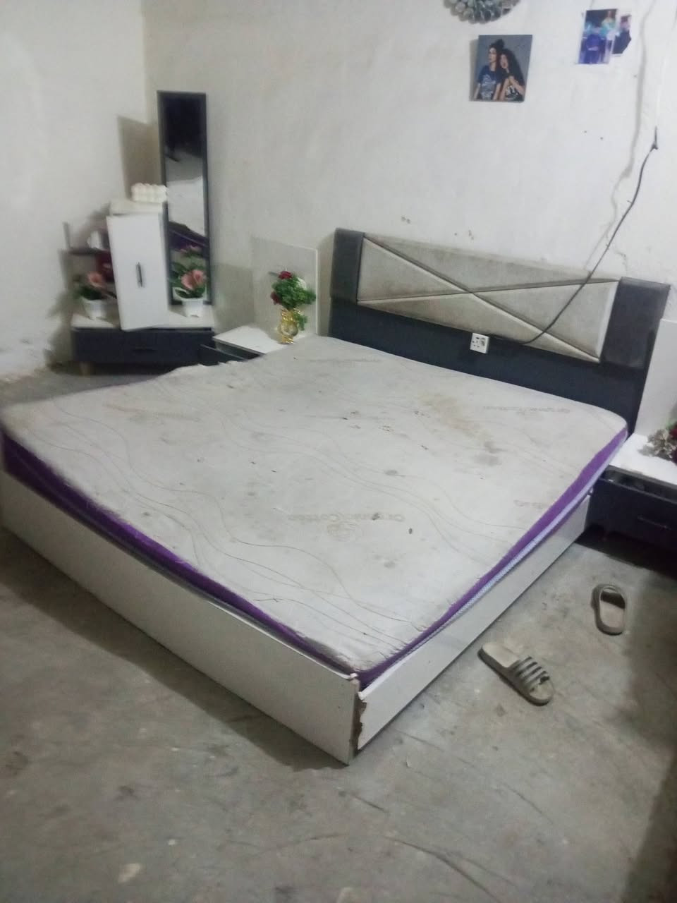 سلام عليكم غرفه البيع بس الكنتور يرادله شد لين برغي مالته رخن سعر 200 بيهه مجال او مراس بغرفهه


**إذا كنت صاحب هذا الإعلان وتريد حذفه لأي سبب، رجاءا أرسل رسالة إلى الدعم الفني**