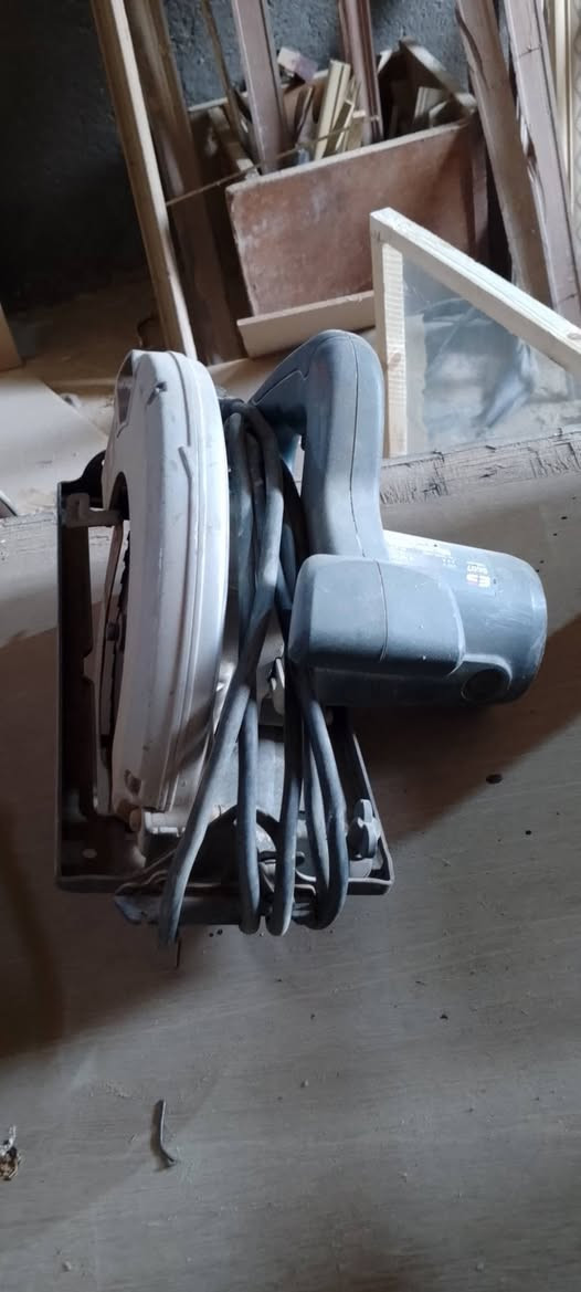 للبيع عده نجاره واتساب ***********
