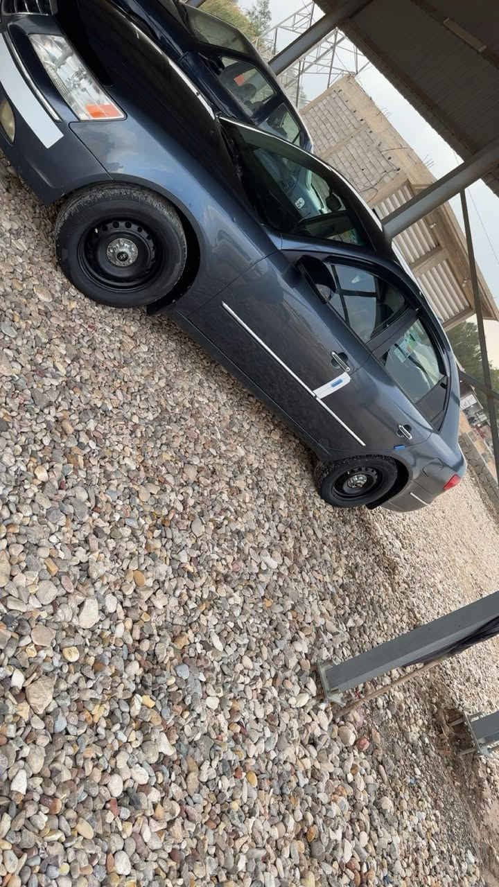 سوناتا 2010 امريكي
سنويه ورقم لل30 
وكاله او تحويل
ليبل واحد فقط جمالغ خلفي صبغ بدون دواخل وباب كلير اثر جراد 
العنوان واسط
***********
