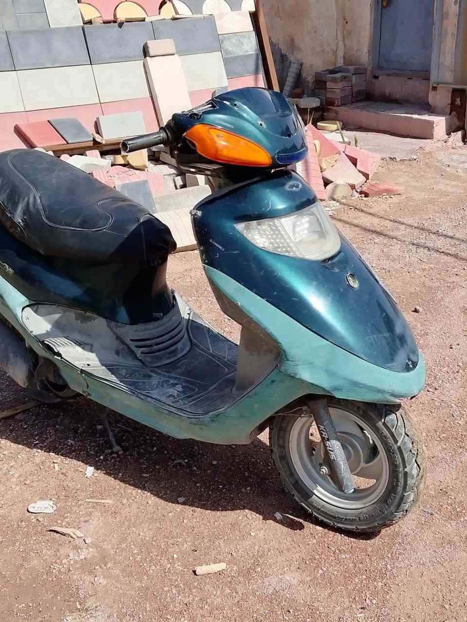 السلام عليكم دراجه جي فور  بيه لهندر.فلت دراجه شغل بس متروكه بيع هيج 120 النجف شارع معمل كوفه  ***********
