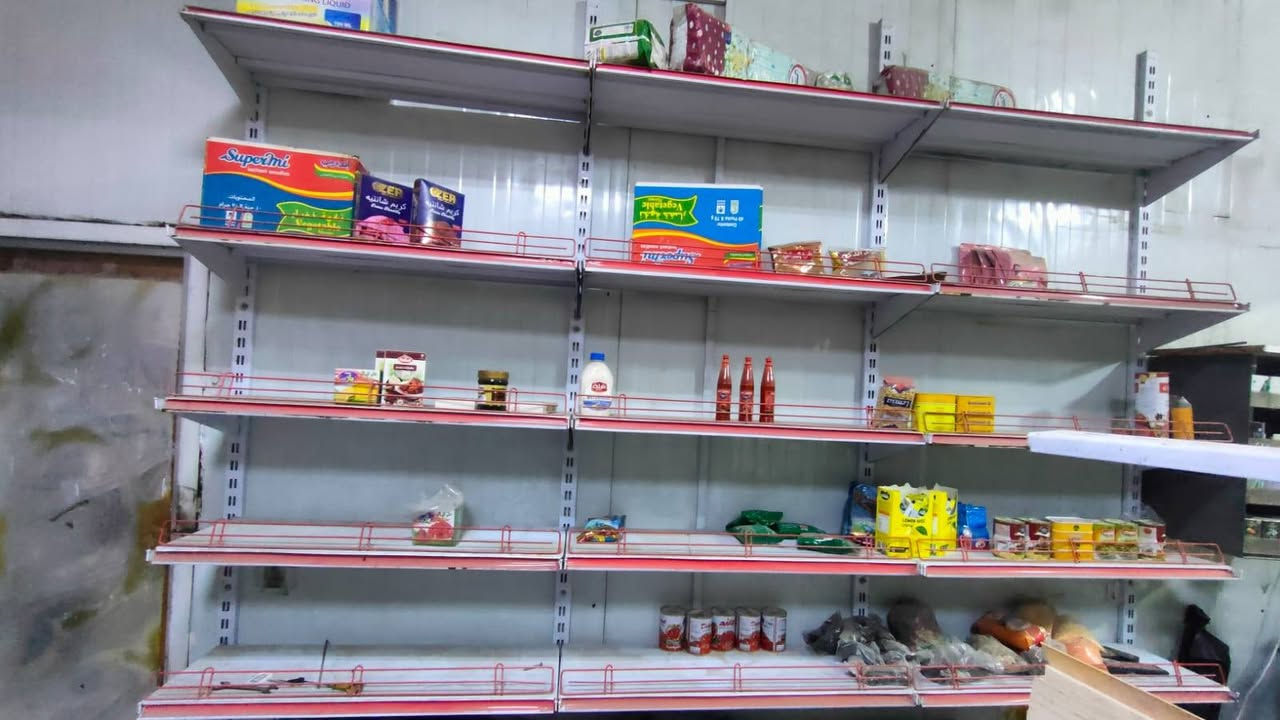 من رخصة الآدمن 35 رف تركي للبيع +رف وسطي
 السعر 300 مكاني حي اور 
للتواصل :
*********** بغداد, العراق
