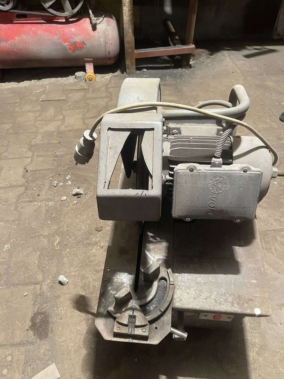 السلام عليكم كتر للبيع 3 حصان السعر 200
***********
