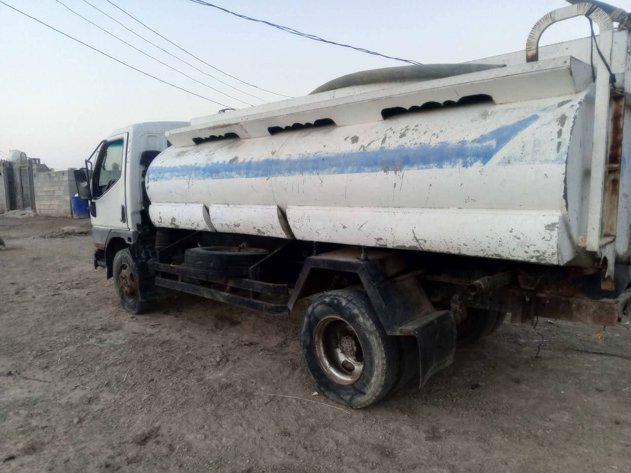سلام عليكم 
سياره موديل 97 بسمي 
ما متعوبه (طابكه) مكينه كير اكسن مكفولات
بوشه جديده .
نقصها كهربائيات فقط السعر 55 بيها مجال قليل
*********** عمارة, ميسان
