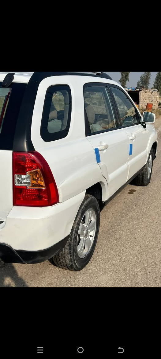 السلام عليكم
كيا اسبورتج موديل 2010 للبيع 
سيارة خير من الله بيها بارد كلش خفيف موضح بلسونار مكينه كير حداديه كلة تمام 
سيارة موجودة بديالى المقداديه  رقمها اسليمانية تحويل ثاني يوم سعرها 132 وبيها مجال والاستفسار على الرقم *********** 
علماً مكلف بنشر اتصل وتدلل،
 تحياتي
