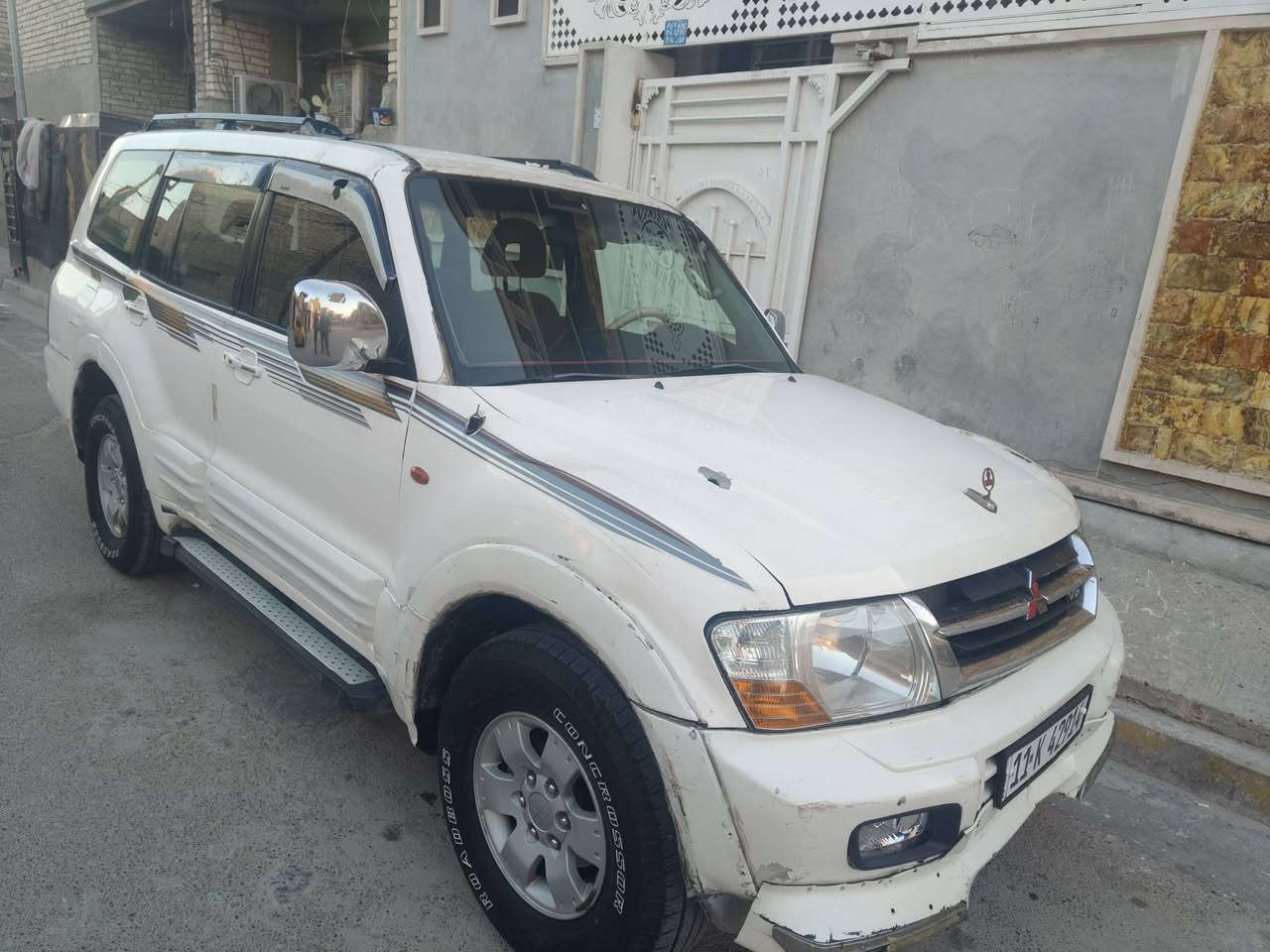 السلام عليكم باجيرو موديل 2001. 45 قفل     محرك 3000 بي خيط تبخير السياره مصبوغه عام بيها تجيه جهت اليمنه صدر جديد تخم تاير جديد لايتات بجم جديد غرفه جديده شاشه تاب كامره خلفيه تبريد 3 قطع شغال رقم بغداد دولي سنويه هزه جديده مكاني بغداد السيديه تقاطع درويش رقمي ***********
