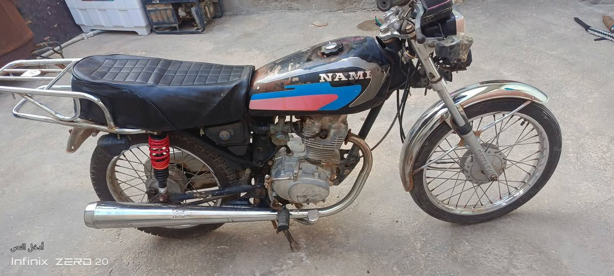 سلام عليكم دراجه رشه لبيع وراقها مو واضحات يعني نطيك وياها وراق نطيك وراقها الدراجه بس مو واضحات بعتبار كلك الدراجه هاي الدراجه شوفت عينك دراجه خير من الله شلعتها السعر 450 وبيها مجال السماوه 
***********
