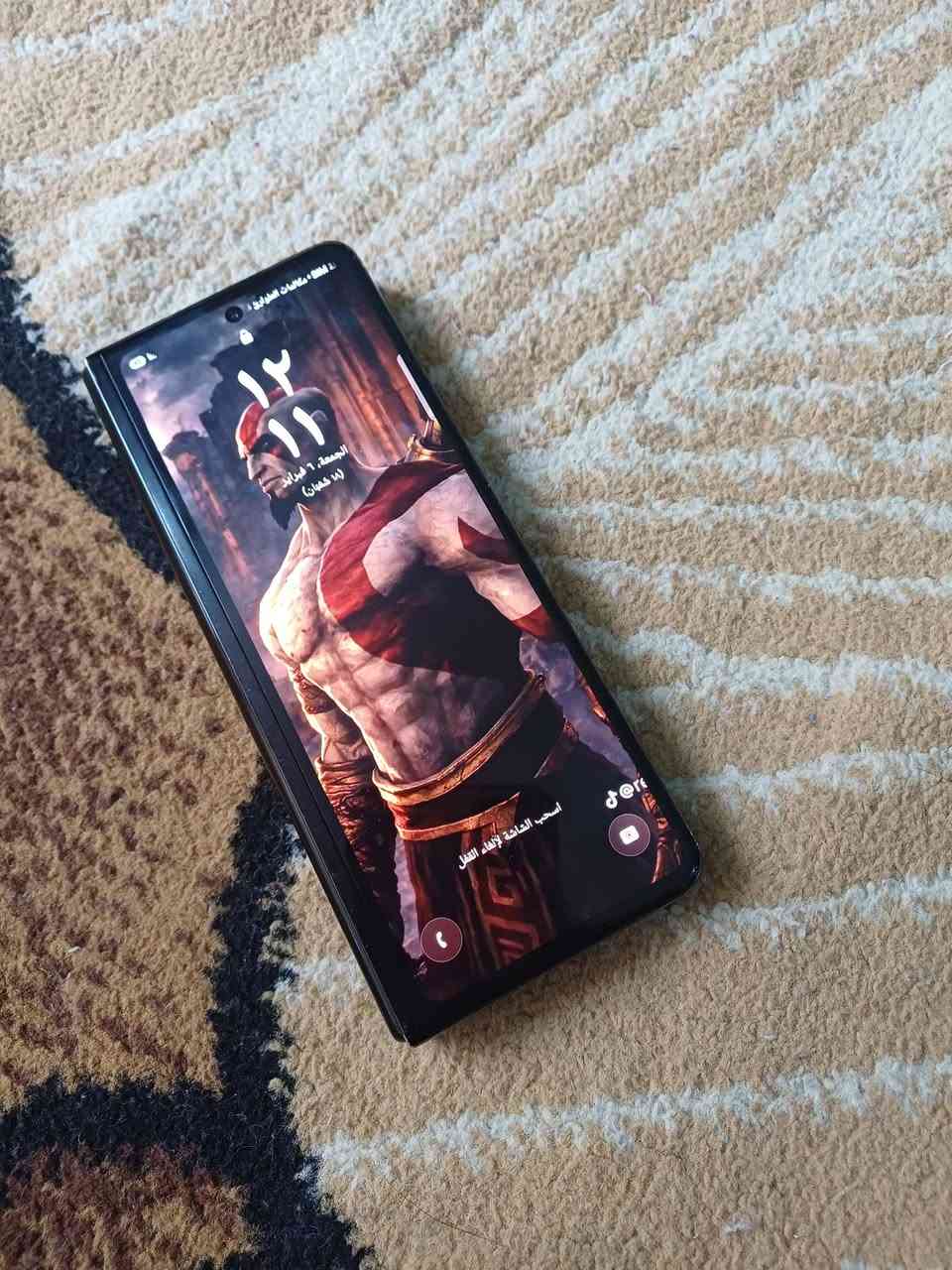 جهاز Galaxy z Fold3 5G
يحمل خطين ذاكرة ٢٥٦ محتركة شاشة داخلية فقط وامامية شغالة سعرة ١٦٠ وبي مجال مكان الحلة ***********
