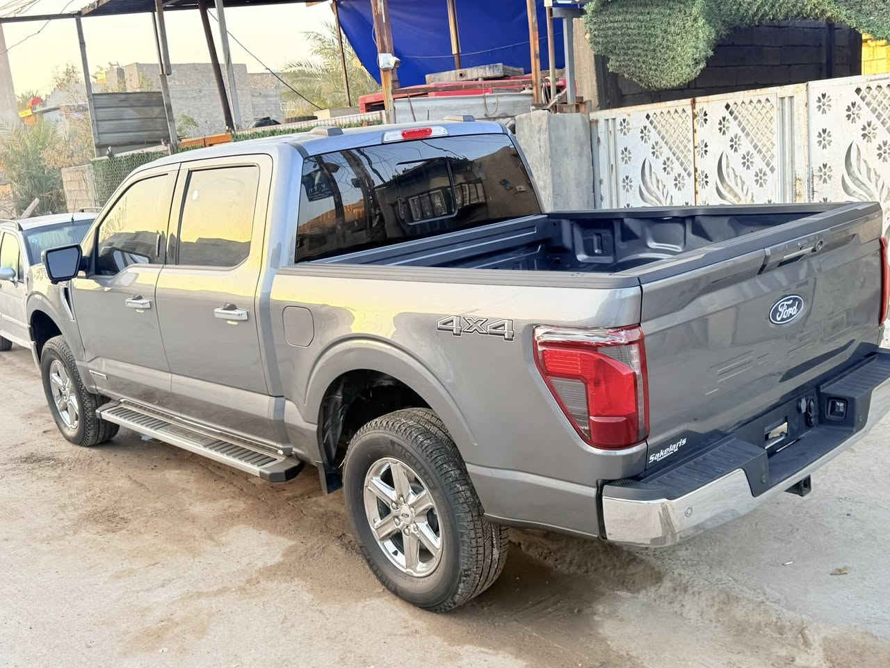 2024 xlt
3.5 v6 turbo hybrid

ماشيه: 7 الف
دبل أكسل(4x4)
٦ سلندر
كيجات دجتال
كشنات امامي هيتر
كشنات امامي تحكم كهرباء
كير ١٠ نمر
شاشة جبيرة
كاميرات ٣٦٠ درجة 
حساسات امامي خلفي
اشاير بل مري
نقطة عمياء
تشغيل عن بعد 
رادار امامي+ خلفي
مرايات هيتر 
باب طويل بدي قصير (المرغوب)

وارد امريكي مبدل بيها بنيد اصلي وكاله نفس الون(وجاملغ بي بارد فقط)
بيها رصعه صغيرة بلتكم موضحه بلصور
(بدون ارباك بدون دواخل)
سيارة بدون رقم (رقمها مجاني لان هايبرد)
السعر 285$$

مكان سيارة بغداد قرب الجزيرة السياحية
للاستفسار: ***********6
فقط بيع بدون مراوس
