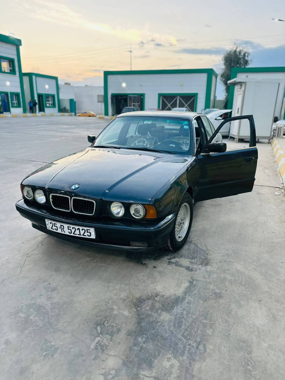 سلام عليكم
سياره BMW لون اسود للبيع موديل 94
گير اوتو محرك كبس ديجتال  رقم كركوك مشروع وطني  بسمي سنويه لل28 
دفتر بنزين موجود
تدفئه تبريد شرط
سياره بيها تصفيه شويه
صدر امامي خلفي كله جديد
اتصال ‏‪***********‬‏ 
السعر 72 مكان السياره كركوك
