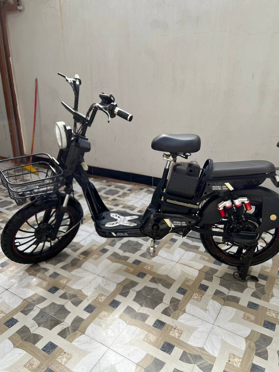 سلام عليكم دراجة شحن موديل ٢٤كلهة شغالة أي نقص مابيهة كارت شاشة بصمة تشغيل عن بعد لايتات عالي ناصي  نشرات كلهة شغالة حجم ٢٠جبلي تاير لكبير بطاريات شرط عل فحص كاملة مكاني ديالى بعقوبة سعر ب٢٤٠وبيهة مجال رقم لهاتف ***********
