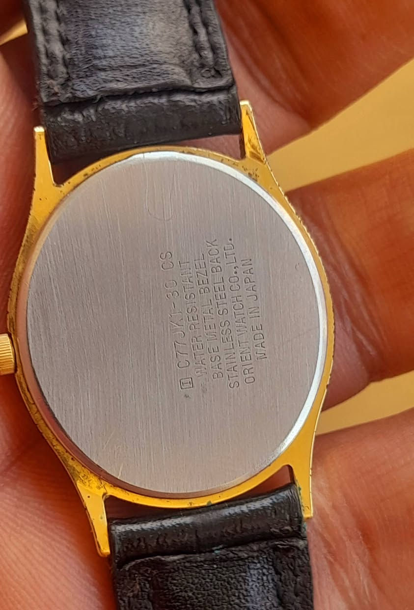 Costa silver 💥 
 اورينت ياباني اصلي كوارتز بطاريه حاله ممتازه كما هو موضح بالصور بدون مشتملات .😍😍
📌العنوان: طنطا شارع المديرية.
                 طنطا شارع الجلاء
جنوب سيناء. شرم الشيخ .السوق القديم مول تيران محل ٨٠
للتواصل والإستفسار على رسائل الصفحة أو واتس 01000188248

متاح شحن جميع المحافظات.
الدفع فوري .فودافون كاش أو عند الاستلام 

#كوستا_للفضيات #فضه #انسيال #احجار_كريمة #دلاية #Costa_sliver #silver_jewelry  #silver #ring #bracelets  #stones #gemstone #sale #watches #swisswatches #silverstone  #gift #Pandora 
#Fashion #fashionlover  #pandent  #sterlingsilver #pearls #jewelryfactory #manufacturer #silvermaker #daily #jewellerydesign


**إذا كنت صاحب هذا الإعلان وتريد حذفه لأي سبب، رجاءا أرسل رسالة إلى الدعم الفني**