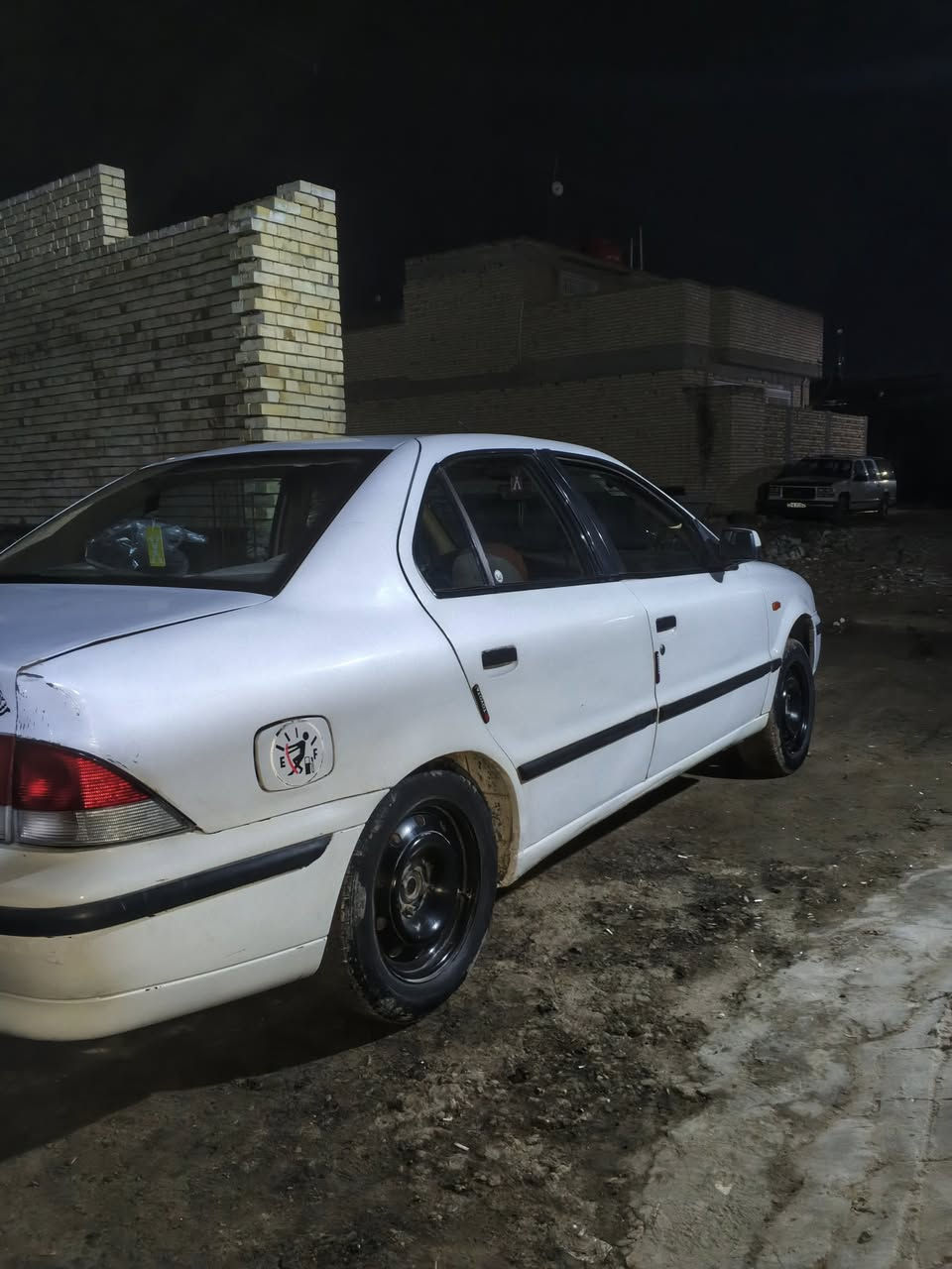 سلام عليكم سمند موديل 11 للبيع مابيها بس جاملغ عل بارد وطخه خفيفه رقم نكليزي كير ومكينه وحداديه خير من الله  مكان السياره طويريج السعر 40 وبيها مجال للشراي 
*********** 🥇
