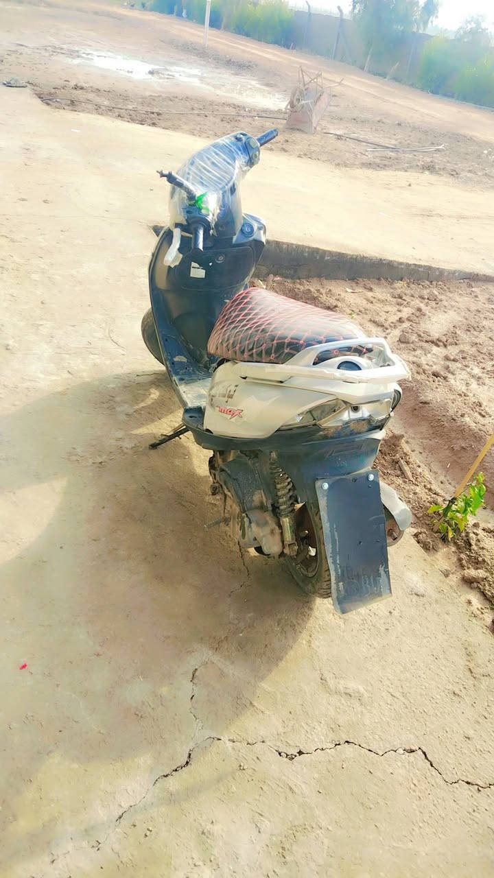 سلام عليكم ورحمة الله وبركاته عرض درجة ماكس كابريتا سرعه 140 نظافه حلوه عله ايدي هندر بس اشويه اتأخر بتشغيل الصبح بارده ابريك خلفي امامي بس نقص باتري كهربائيات كامله سعر 200 نهايتها رقمي *********** وات ساب
