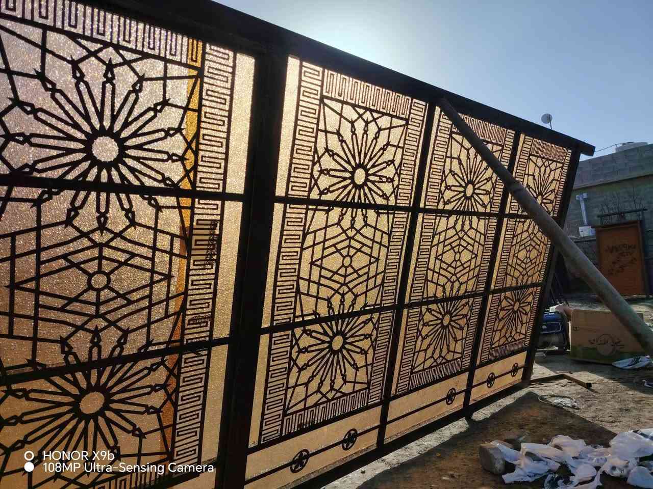 الذواقين فقط مع احترامي للجميع لحك واشتري باب حوش توني خلصت شغله السعر 375واصل لبيتك وين ما تكون  مع كافة ملحقاته ***********....***********ابو نعمه عبد المؤمن الخلوي
