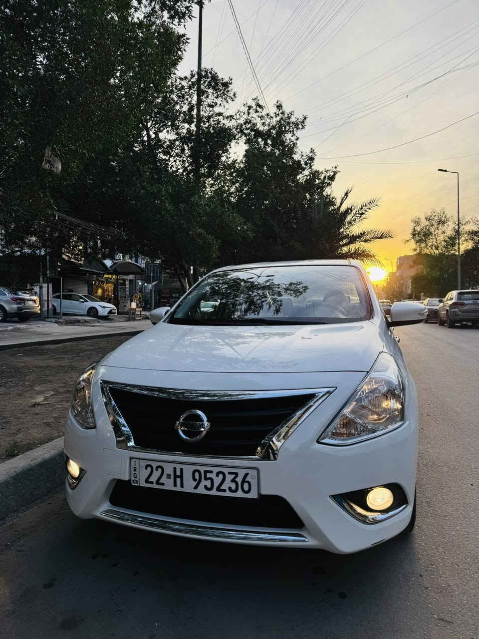 السلام عليكم 
نيسان سني موديل 2025 ضمان شركة نيسان 
مواصفات 
تبريد قطعتين اربع جامع كهرباء شاشة اصلية 
كامرة وحساس + بلاجكترات + اشاير بالمري 
تحكم ستيرن + تحكم مري سبايدر خلفي 
ماشية 20 الف كيلو متر مكفولة كفالة عامة ( فقط رصعة بالجامغ الخلفي مبينة واضحة وصغيرة ) 
مكان السيارة بغداد 
للاستفسار / *********** 
السعر 127 ورقة وبيها مجال جداً بسيط
