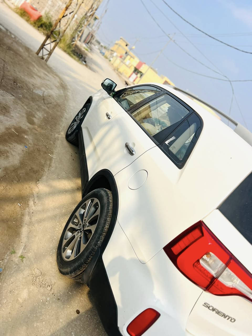 السلام عليكم اخواني سورنتو موديل 15 مكينه 6جديده بدون تبديل بدون صبغ مكفوله فقط بارد بسيط جداا ممبين وشخط بسيط  
رقم بغداد بسمي   سنويه لل28 العنوان الشوملي***********
