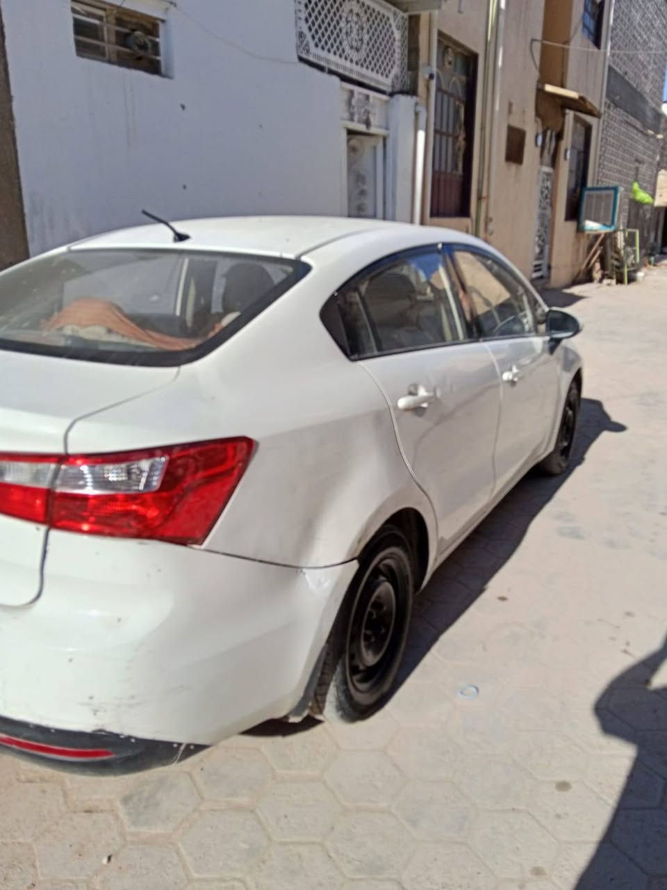 كيه ريو مديل 13محرك 1600سياره جاهزه من كلشي بيها قطعتين صبغ والباقي بارد قليل بيها منضومه مال غاز سنويه لل28رقم نجف مكاني نجف كورنيش الكوفه السعر 80وبيها مجال الشراي يتصل ***********
