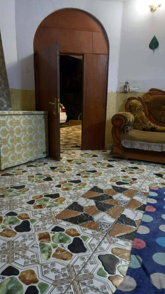 *🏠 للبيع والمراوس | دار + قطعة 600م 🏠*

*📍 الموقع:* بابل - ناحية أبو غرق - قرب مقام الخضر (ع)  
منطقة سكنية عامرة وقريبة على التبليط

*📋 تفاصيل العقار:*  
- *المساحة:* 600 متر - دار + حديقة مرتبة مثل ما واضح بالصورة  
- *الملكية:* طابو زراعي سند 25  
- *ملاحظة:* بدون تحويل - الكاع مال يهود سابقاً يعني ما تتحول لطابو صرف  
- *الخدمات:* ماء + كهرباء متوفرة  
- *المواصفات:* حوش كبير مفروش كاشي، حديقة خضرة، كعدة خارجية

*💰 السعر:* 45 مليون دينار فقط  
_السعر للبناء والحديقة - فرصة_  
*✅ نقبل المراوس*

*📞 للاستفسار:*  ***********
راجع مكتبنا في ناحية أبو غرق حلة, بابل
