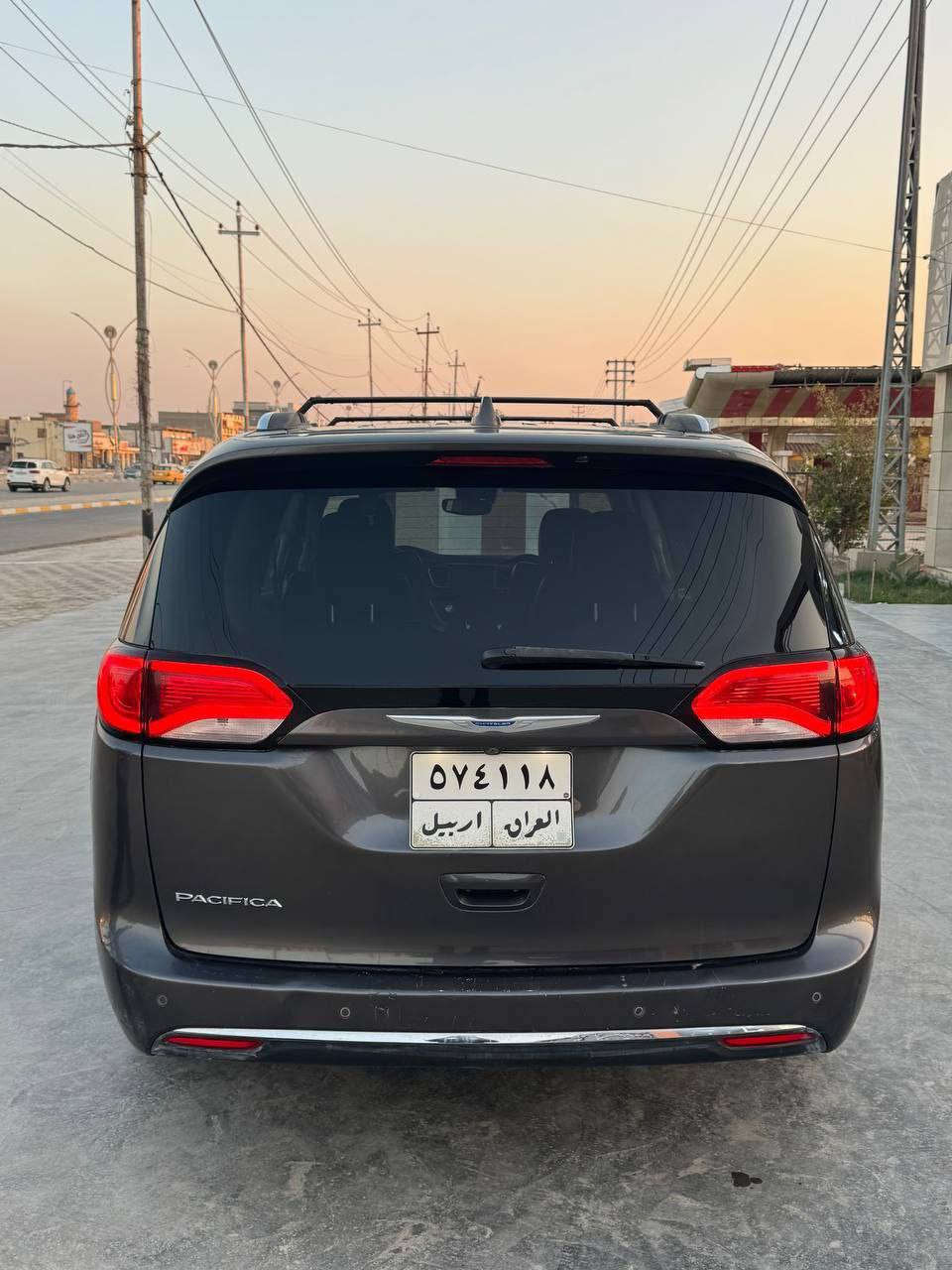 السلام عليكم 
كرايلسر فيوجر 2018 وارد امريكي مرقم اربيل وكاله أو تحويل سياره بيه تبديل جاملغ  ورش صبغ باب مواصفاته بصمه تشغيل بصمه ابواب جنطه ذكيه رادارات تحكمات  استيرن ابواب ذكيه كروس سرعه كشن كهرباء دواخل لونين 7 راكب مكينه 6 سلندر مكينه كير تبريد حداديه كله جاهز سيارت جديده وجاهزه بدون اي نقص 
السعر 148 وبيه مجال مكاني ديوانيه 
***********
