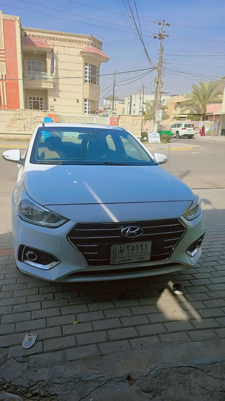 السلام عليكم
اكسنت خليجي 2019 

مواصفات : شاشه , فتحه 

بيها حالوب بالبنيد وكم نقطه بالقماره وبيها طخه بالباب الخلفيه عكس السايق 

كير ومكينه مكفولات السياره كامله بدون اي نقص 

السعر 130 ورقه مكان السياره بغداد 

***********
