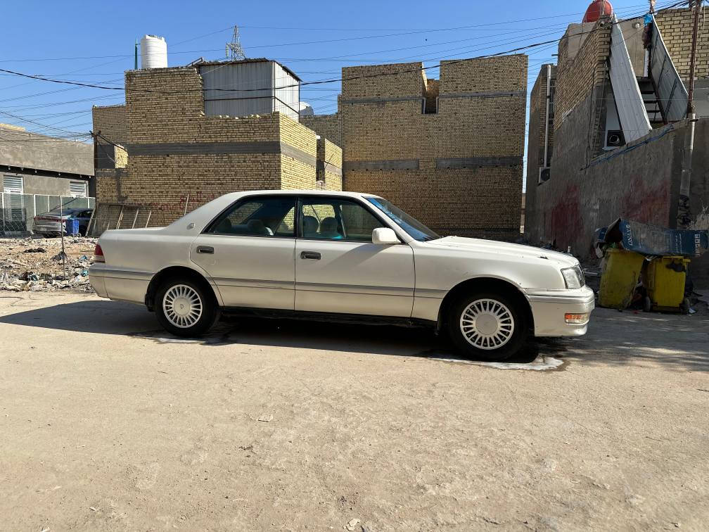 السلام عليكم راس فلات موديل 1995رقم انبار دولي بأسمي مكفوله كفاله عامه مواصفات معروفه كشنات كهرباء شاشه تاب كامره تخم تاير جديد حداديه قبل سبوع نافضهه وره وكدام كير مكينه كفاله حجم المكينه 2500ديلكو تبريد شغال شرط مكاني ناصريه حي الفداء السعر 90وبيه مجال بصيط ***********
